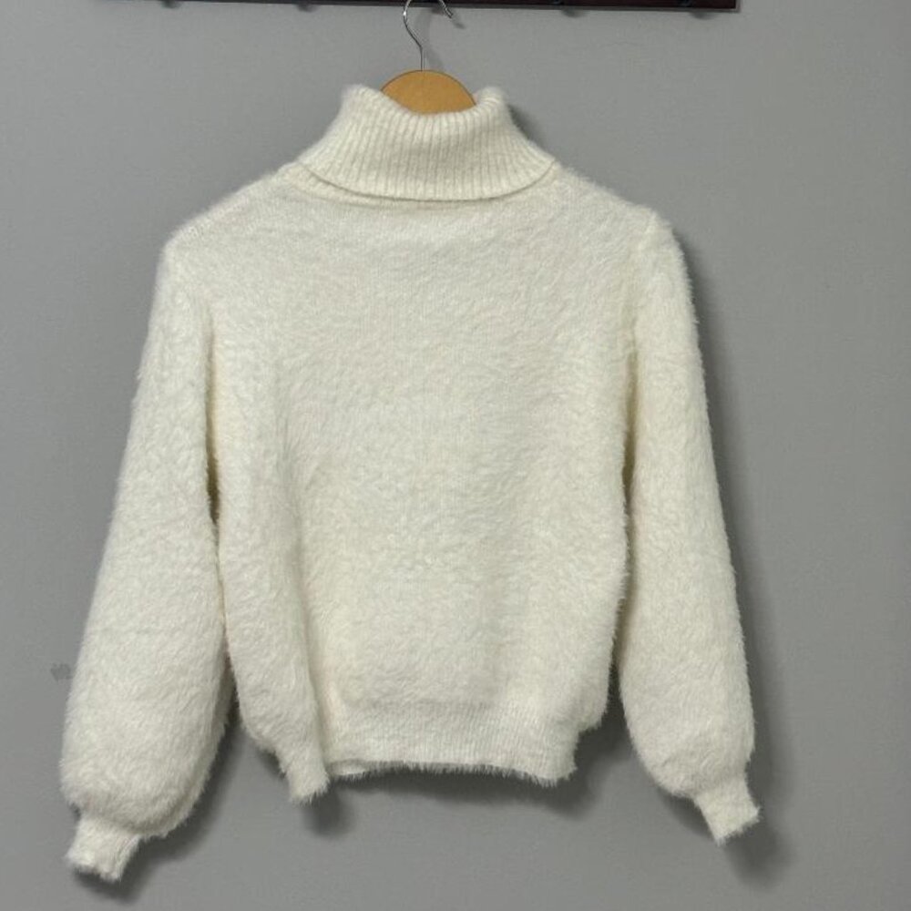 Amazon Furry White Turtleneck Sweater - Size Medium. NWOT